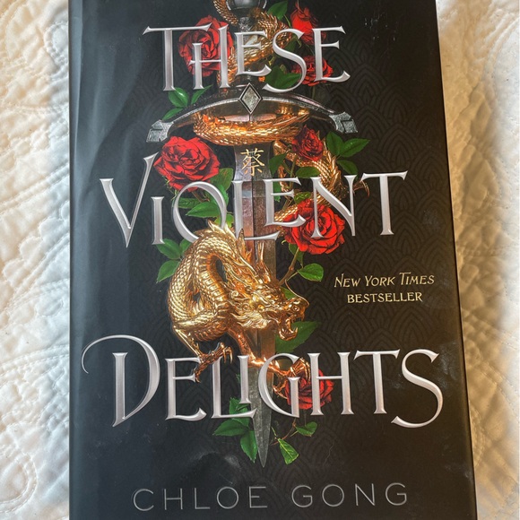 These violent delights by Chloe Gong - Picture 1 of 2